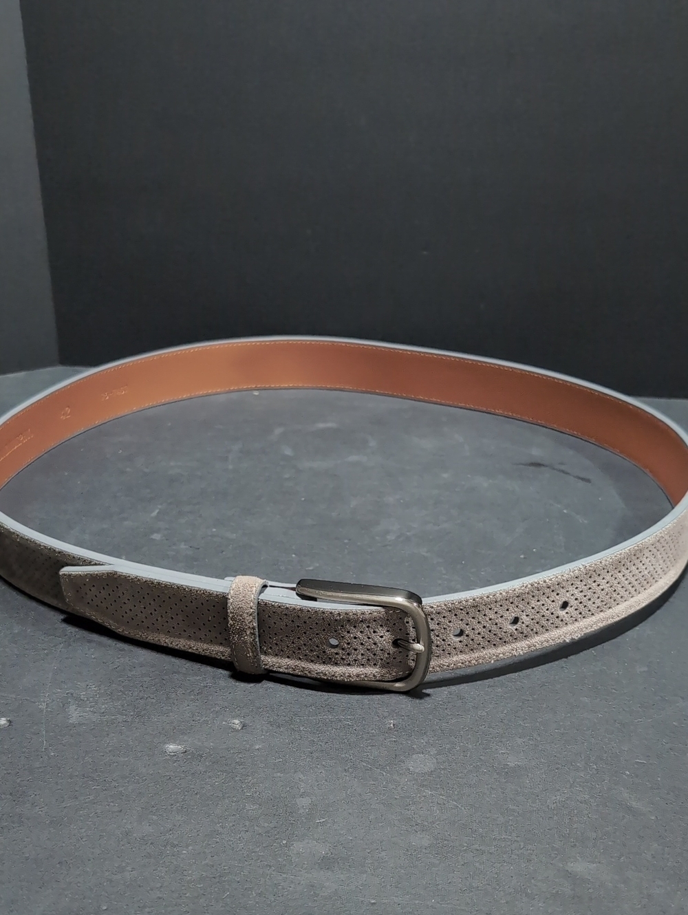 Johnston And Murphy Men's Gray Purfed Suede Belt With Gunmetal Buckel.